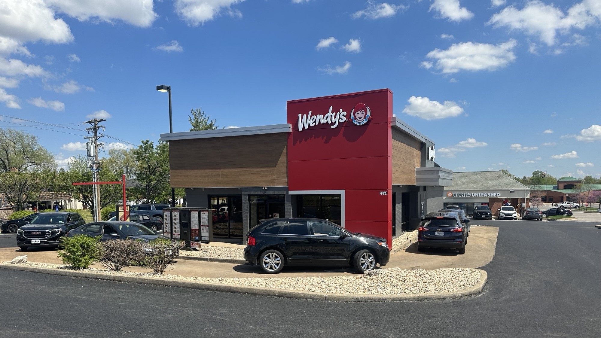Exterior of St. Louis Wendy's Restaurant